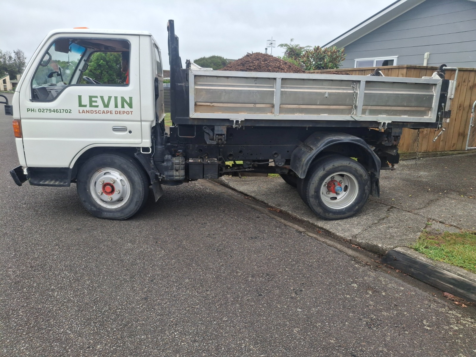 Delivery Service – Small Tipper Truck - Quality Landscaping Supplies Levin